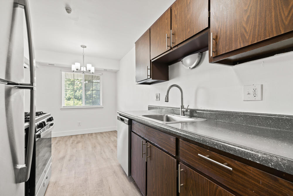 to Newburgh Square Apartments, Apartments for Rent in Westland, MI